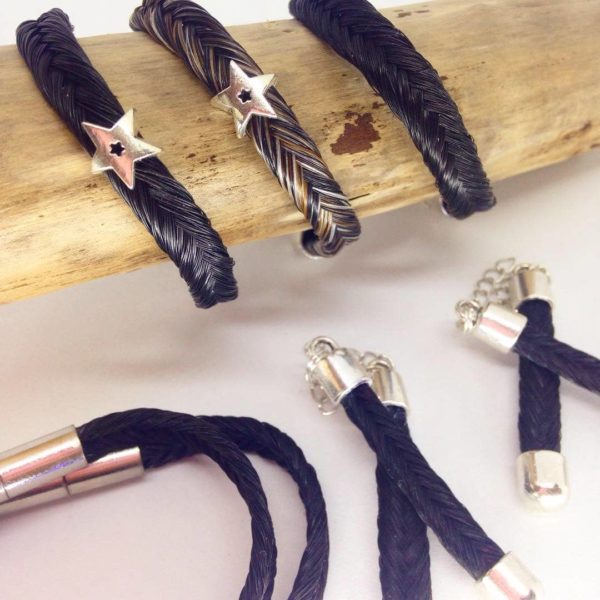 ensemble de Bracelets crin de cheval et porte clef en crin